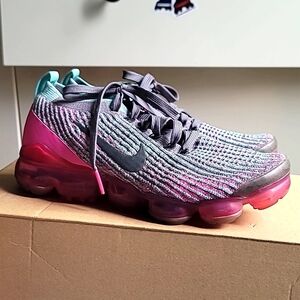 Nike Air VaporMax Flyknit 3Gunsmoke Fuchsia